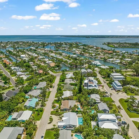 Serenity At Bay Palms